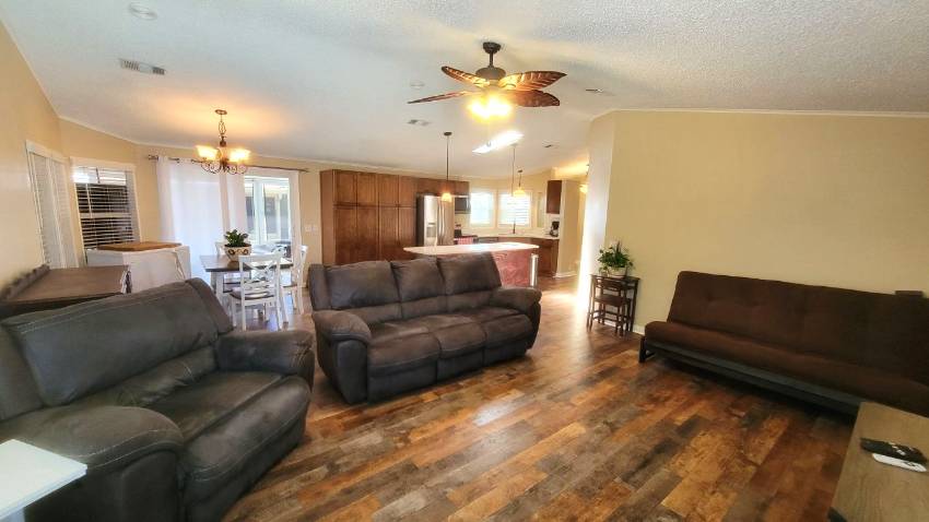 519 Tahiti Drive a Lake Wales, FL Mobile or Manufactured Home for Sale